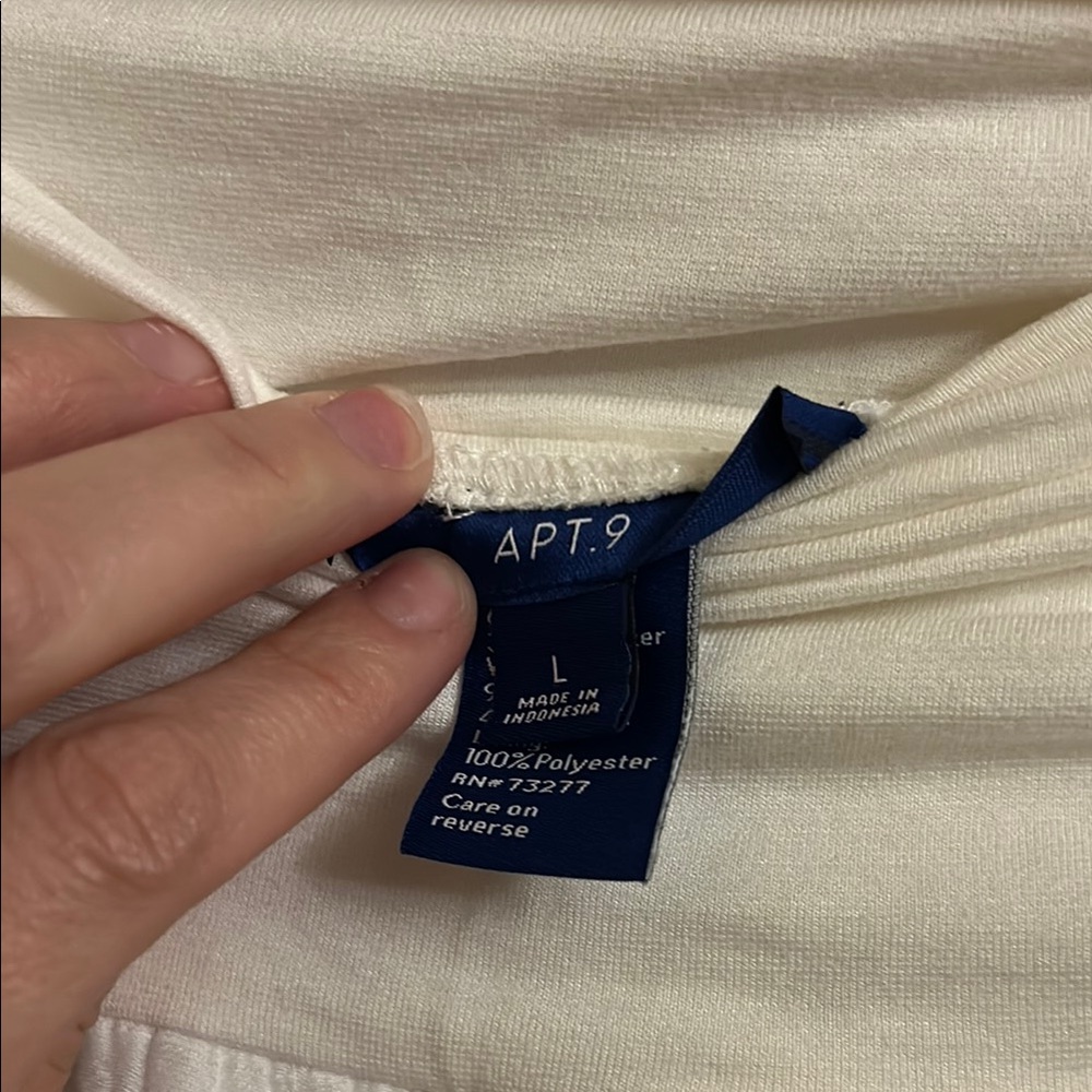 Kohl's Paper White Skirt - Picture 3 of 3